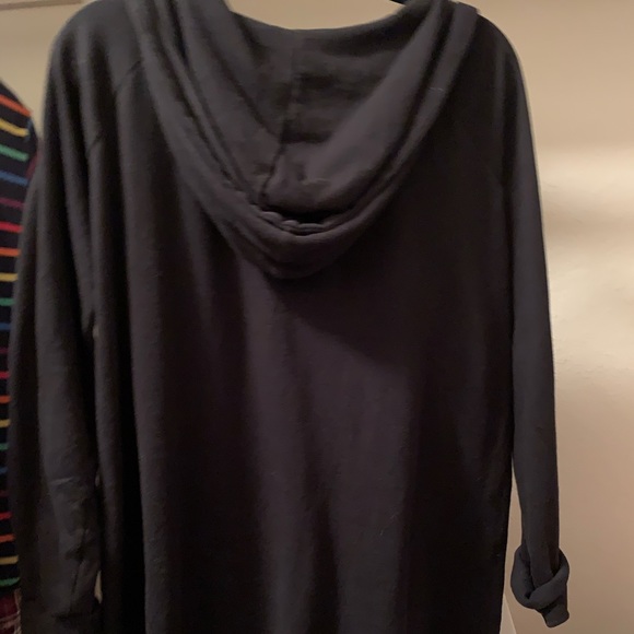 1X Torrid Unique V-neck hoodie - sold out - Picture 3 of 3